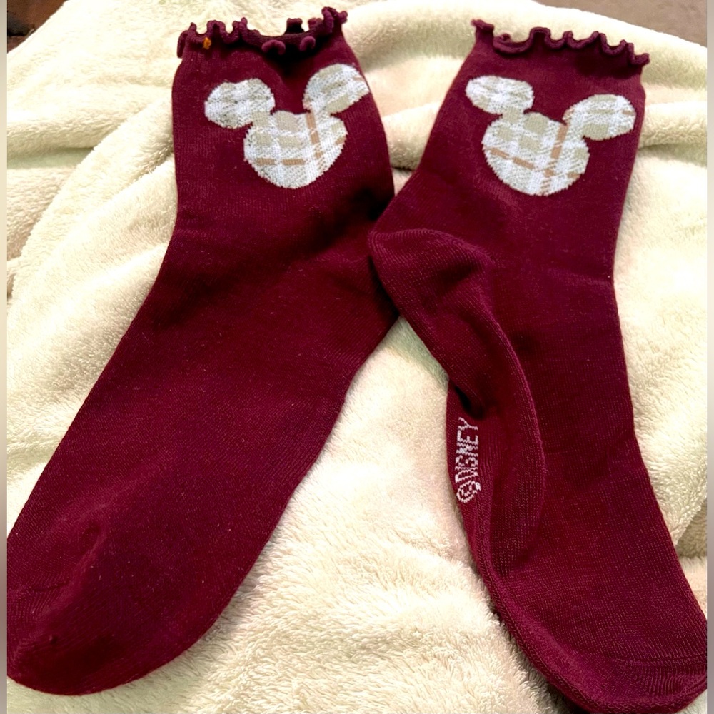 Mickey maroon fall socks socks. Shoe size size 4-10 sock size 9-11